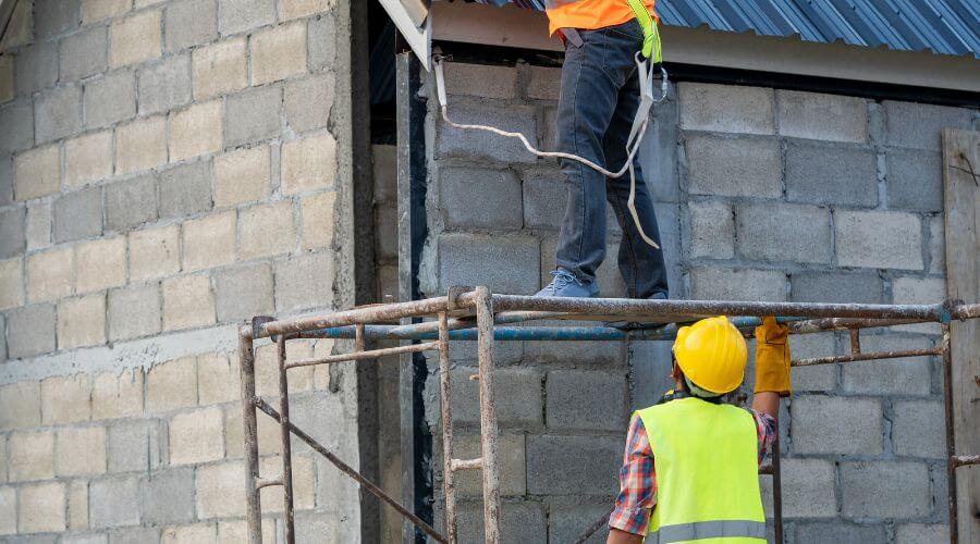 Expert Emergency Roof Repairs services in Clarksville, IA